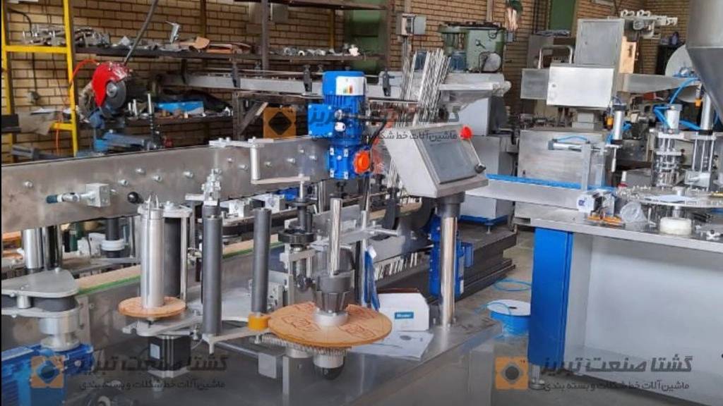 دستگاه چسب زن دو موتوره گشتا صنعت تبریز: راه‌حلی نوین برای بسته‌بندی