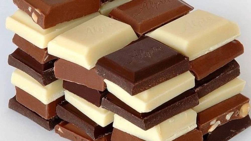 شکلات دورنگ شکلات دورنگ